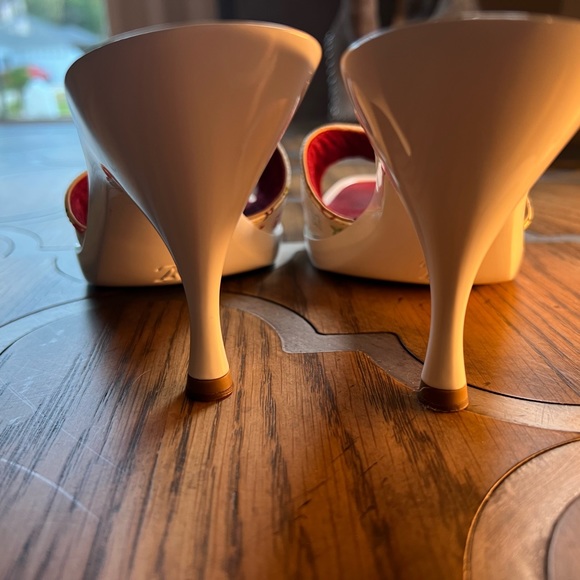 Women’s White print Louis Vuitton heels. - Picture 13 of 14
